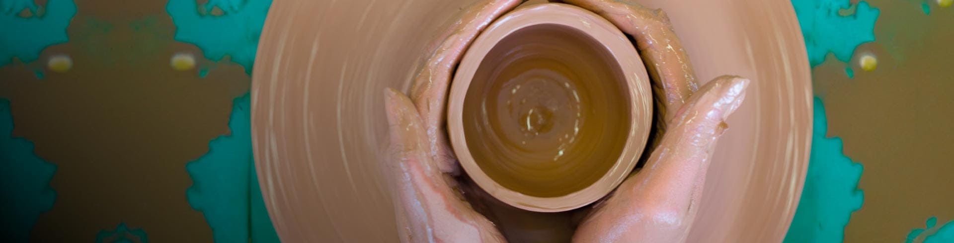 enTorno a la cerámica: un giro de creatividad