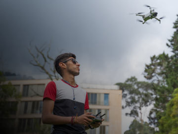 Piloto de Drones Certificado para Soluciones Aéreas en la Industria